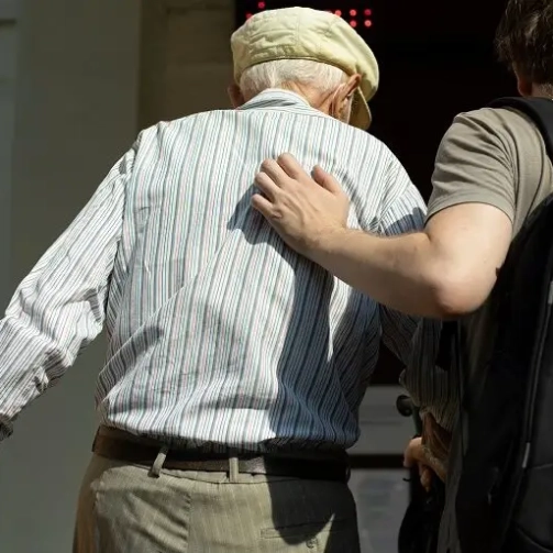 Acompanamiento-de-familiares-al-medico_2040851084-1065x513